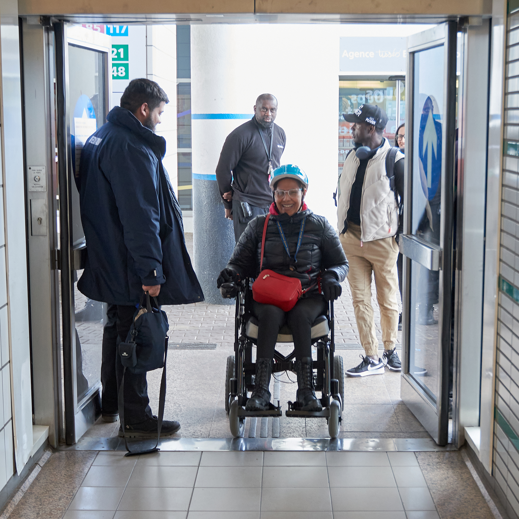 Aide aux personnes à mobilité réduite.